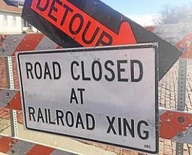 Road closed at RR crossing -thumbnail